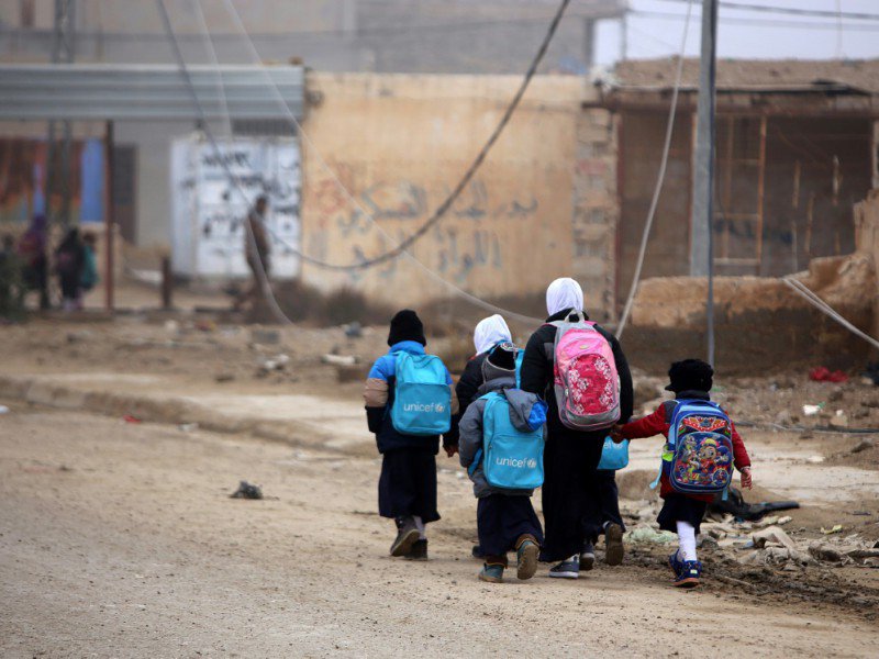 Des enfants dans un quartier en ruine à Fallouja, en Irak, me 29 décembre 2016 - SABAH ARAR [AFP]