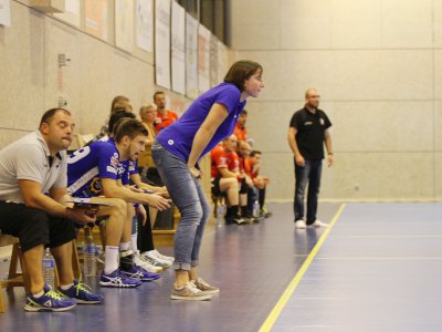 Les deux entraîneurs ont drivé leur équipe avec beaucoup d'énergie. - EDELINE
