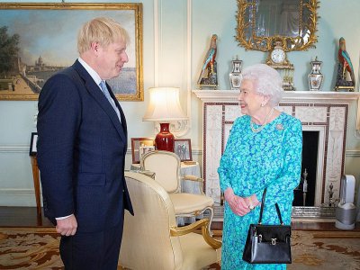 La reine Elizabeth II accueille Boris Johnson au palais de Buckingham le 24 juillet 2019 - Victoria Jones [POOL/AFP]